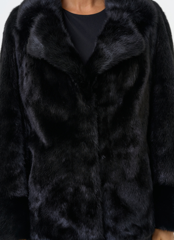 Куртка из меха норки с английским воротником