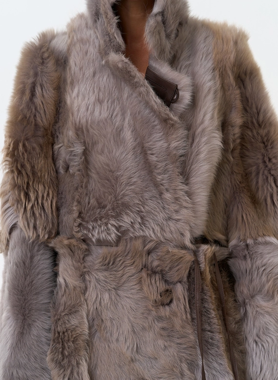 Женская двухсторонняя дубленка с поясом фото