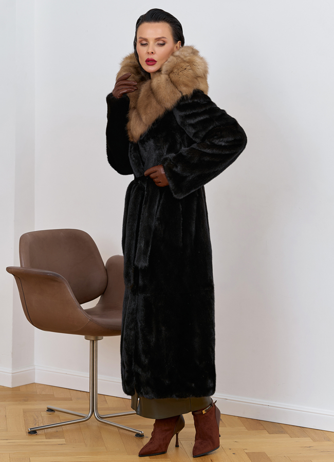 фото Шуба из меха норки с капюшоном из меха куницы модель № 30479