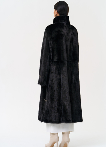 Длинная шуба с воротником стойкой