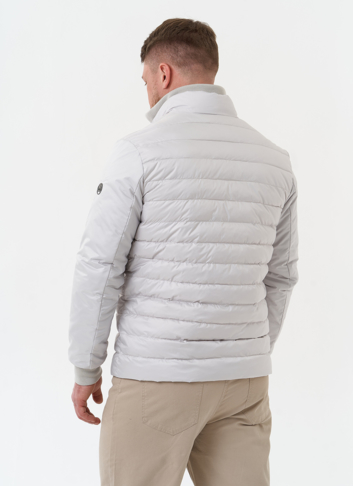 Мужская куртка серого цвета