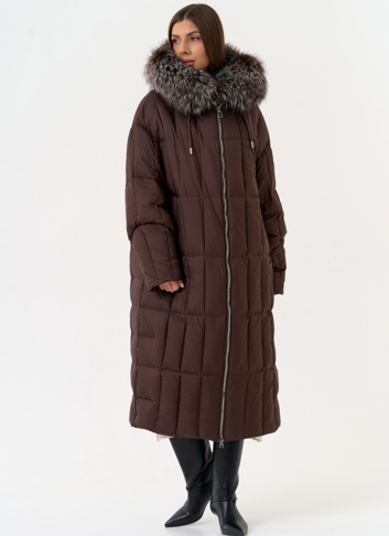 Женский пуховик с отделкой из чернобурой лисы