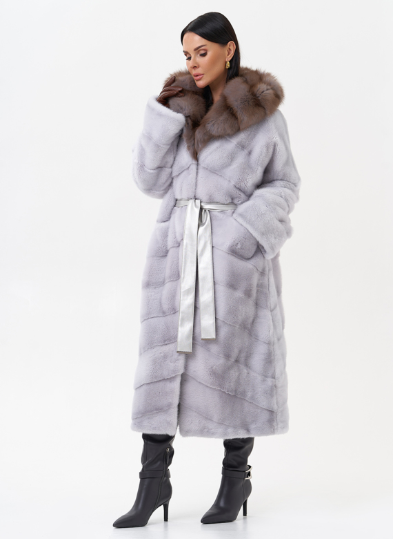 Норковая шуба с капюшоном из меха куницы