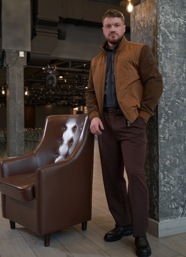 Мужская куртка бомбер коричневого цвета модель № 30271 в рассрочку