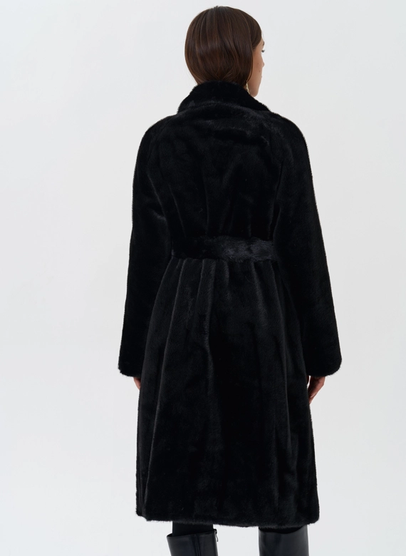 Женское пальто из эко меха с поясом