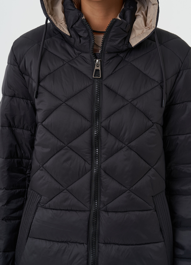 Стеганый пуховик с капюшоном модель № 28293 в рассрочку