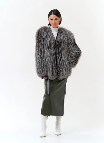 Женская шуба из меха чернобурой лисы