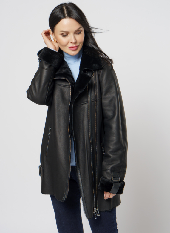 Удлиненная дубленка из овчины черного цвета