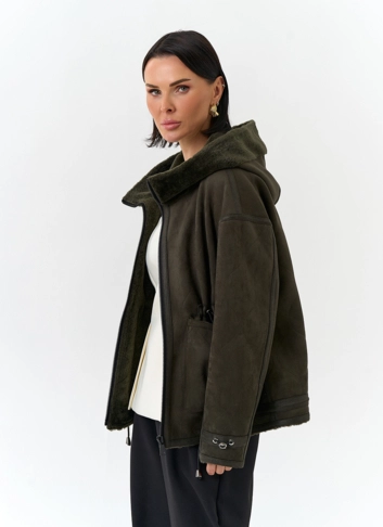 Женская дубленка из эко замши с капюшоном