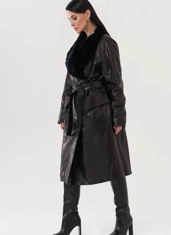 Пальто женское из натуральной кожи с отделкой из кролика  фото