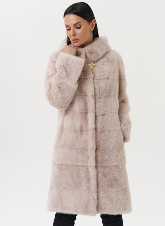 Светлая норковая шуба с капюшоном