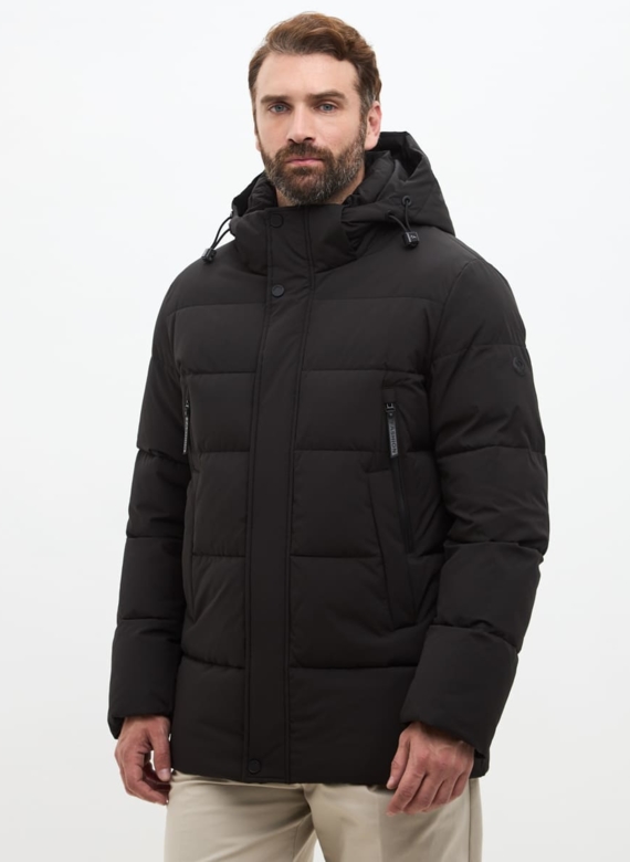 Мужской пуховик черного цвета