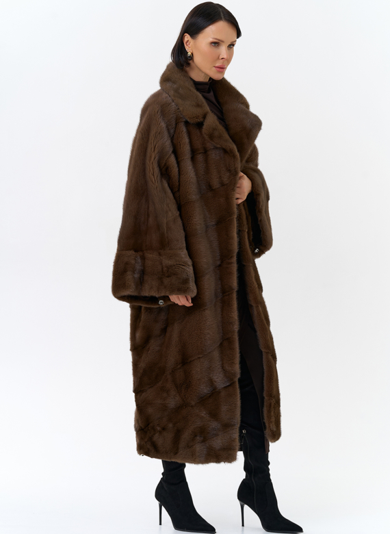 Шуба оверсайз с английским воротником