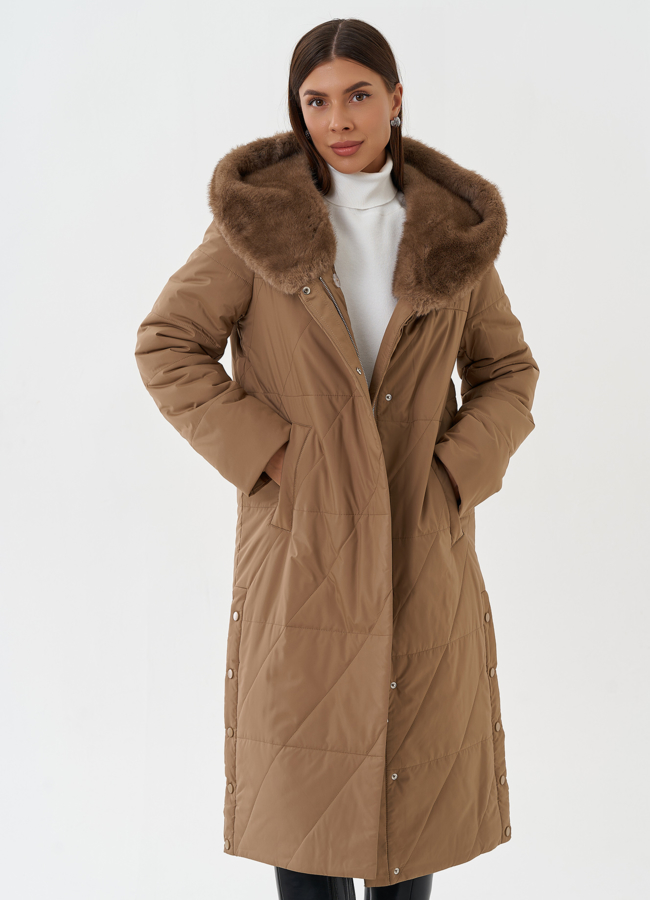 Пуховик с капюшоном из эко меха модель № 28400 универмаг малина