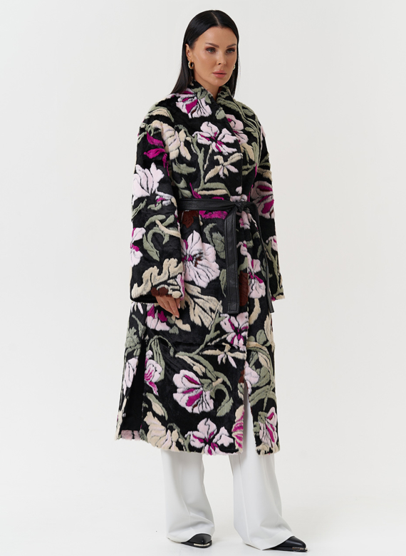 Пальто из эко меха с цветочным принтом