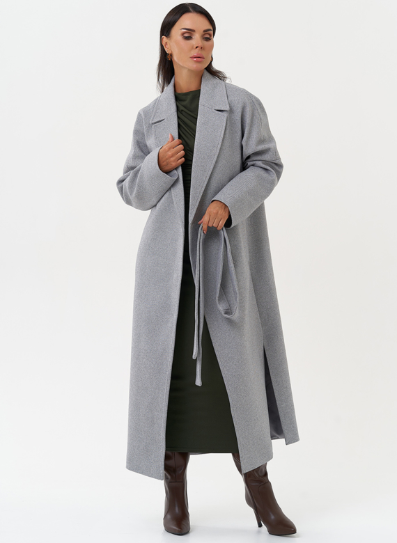 Женское пальто с английским воротником